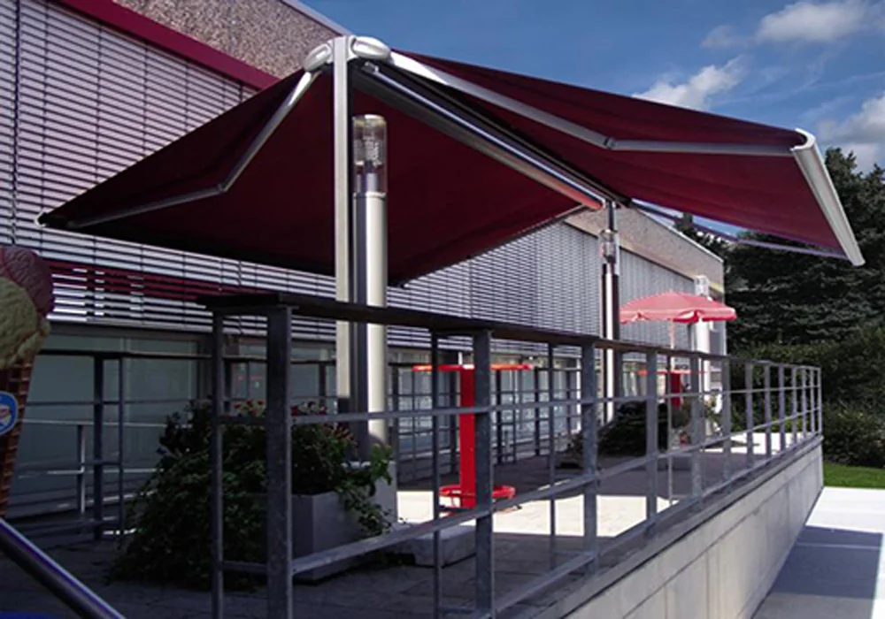 WAREMA K580 Kassetten-Detail, anthrazit Aluminium und sandfarbenes Tuch RolloMax