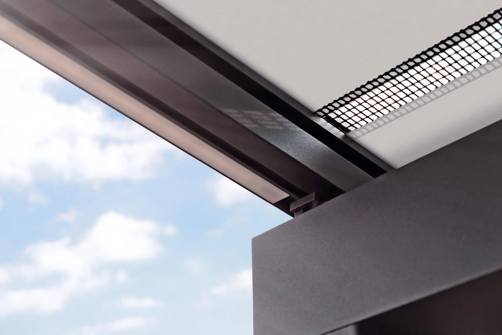 WAREMA Perea P60 Detail Entwässerungsrinne und Pfosten
