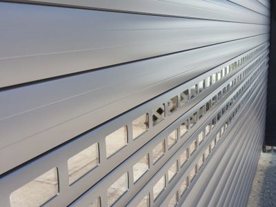 Rolltore für Garage - Industrieller Sonnenschutz Wien RolloMax