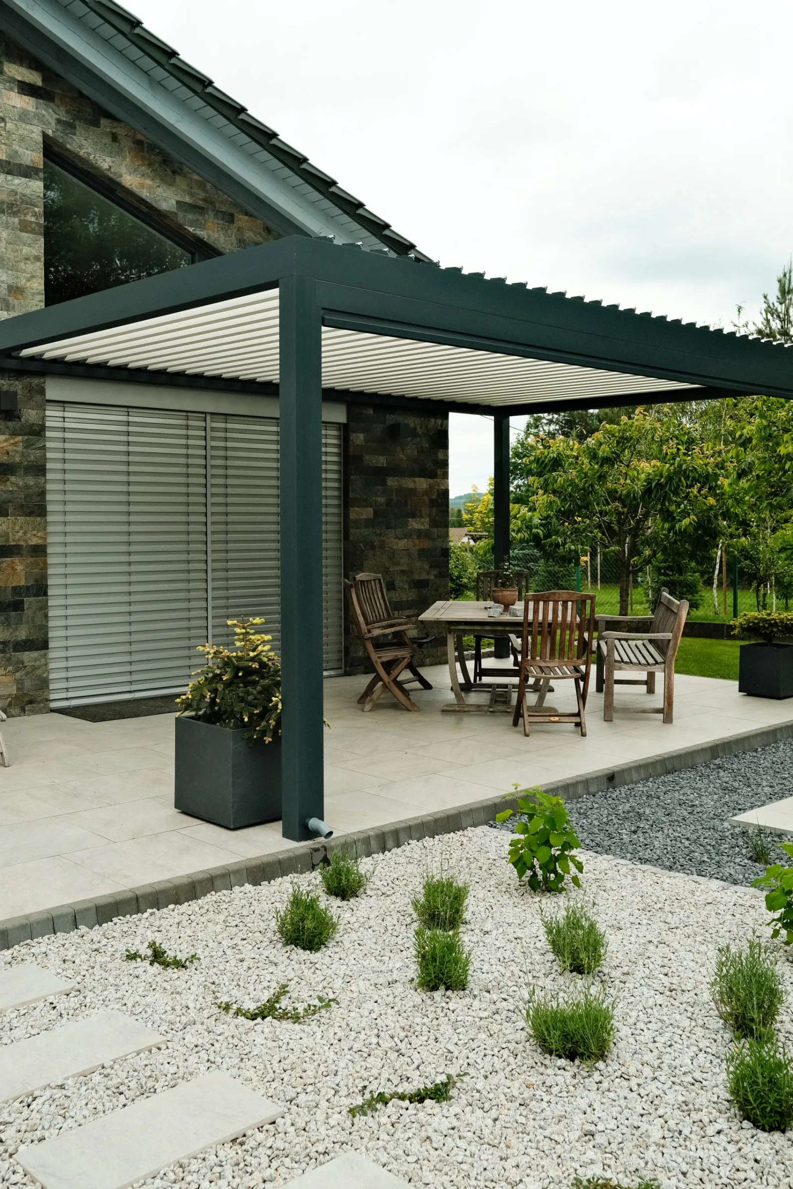 Pergola Lamellen Detail - Motorisierter Sonnenschutz Wien RolloMax